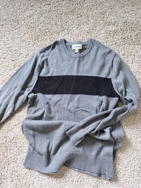 Goodfellow & Co Gray Crewneck Sweater with Black Chest Band
